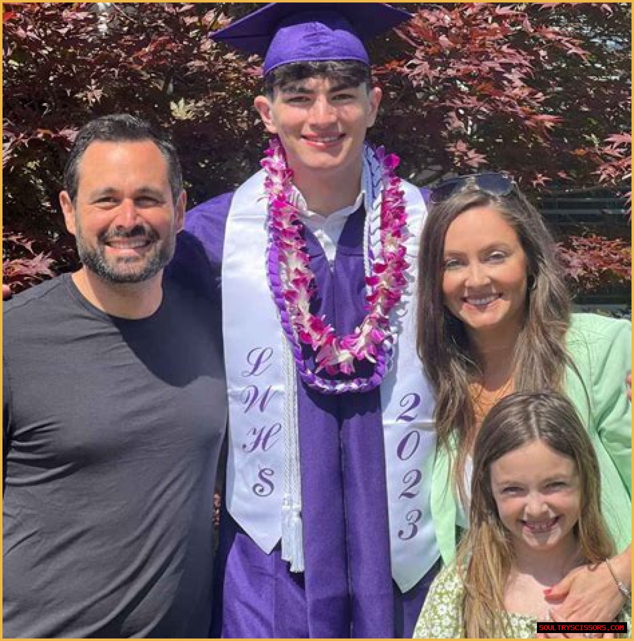 Former Bachelor Jason Mesnick Drops Off Son for 1st Year of College