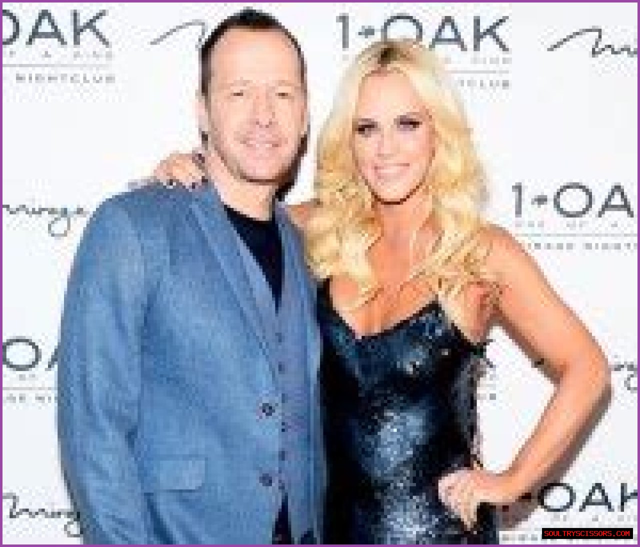 Jenny McCarthy Plays Naked Twister With Donnie Wahlberg: Video