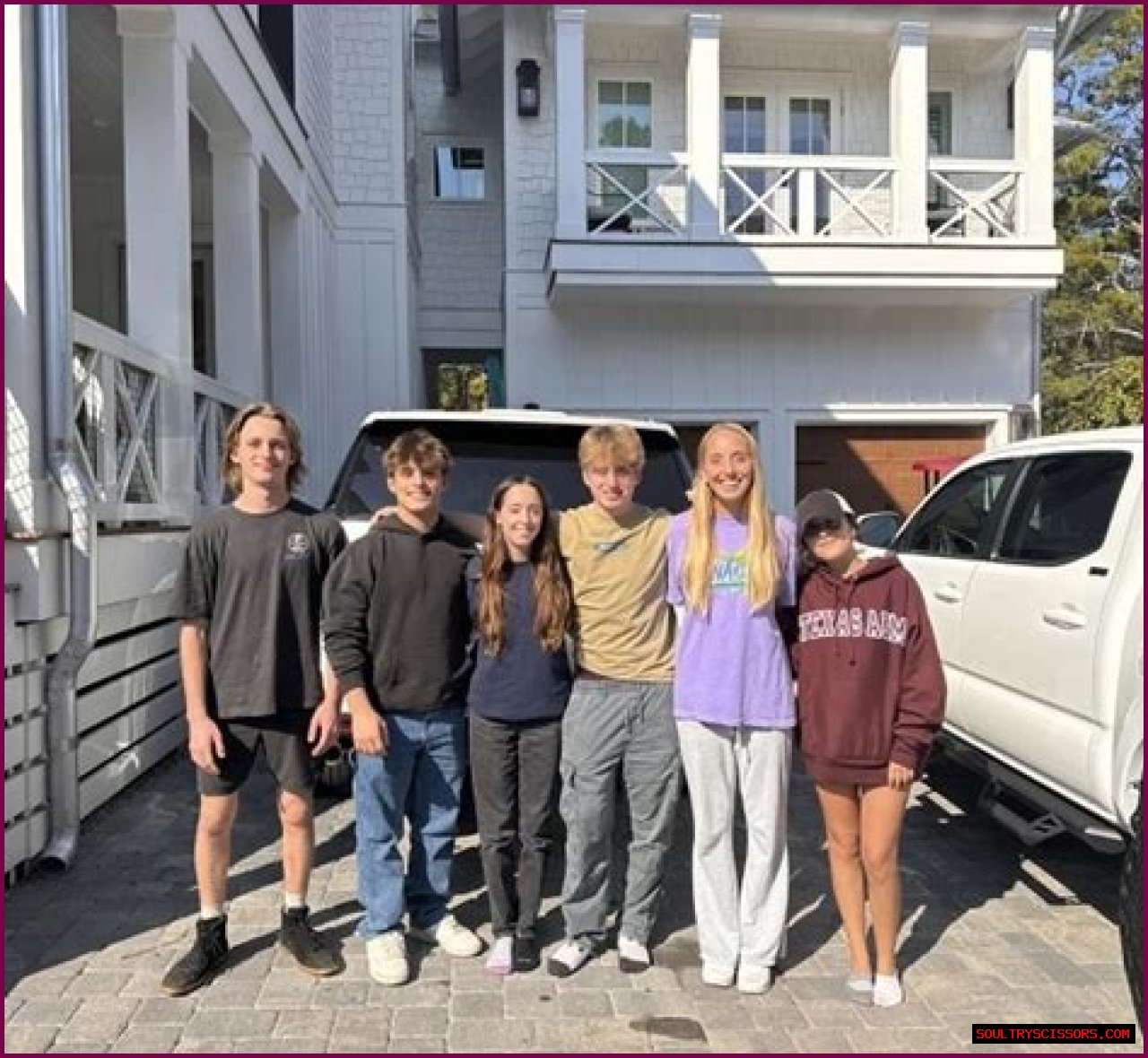 Samara Joy Siblings: Meet Brother Zachary And Daniel MclendonParents And Ethnicity